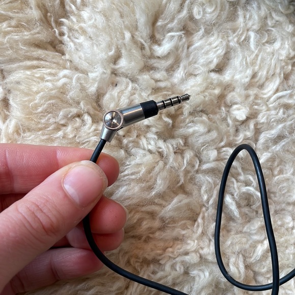 Sennheiser Momentum headphones - Picture 5 of 9